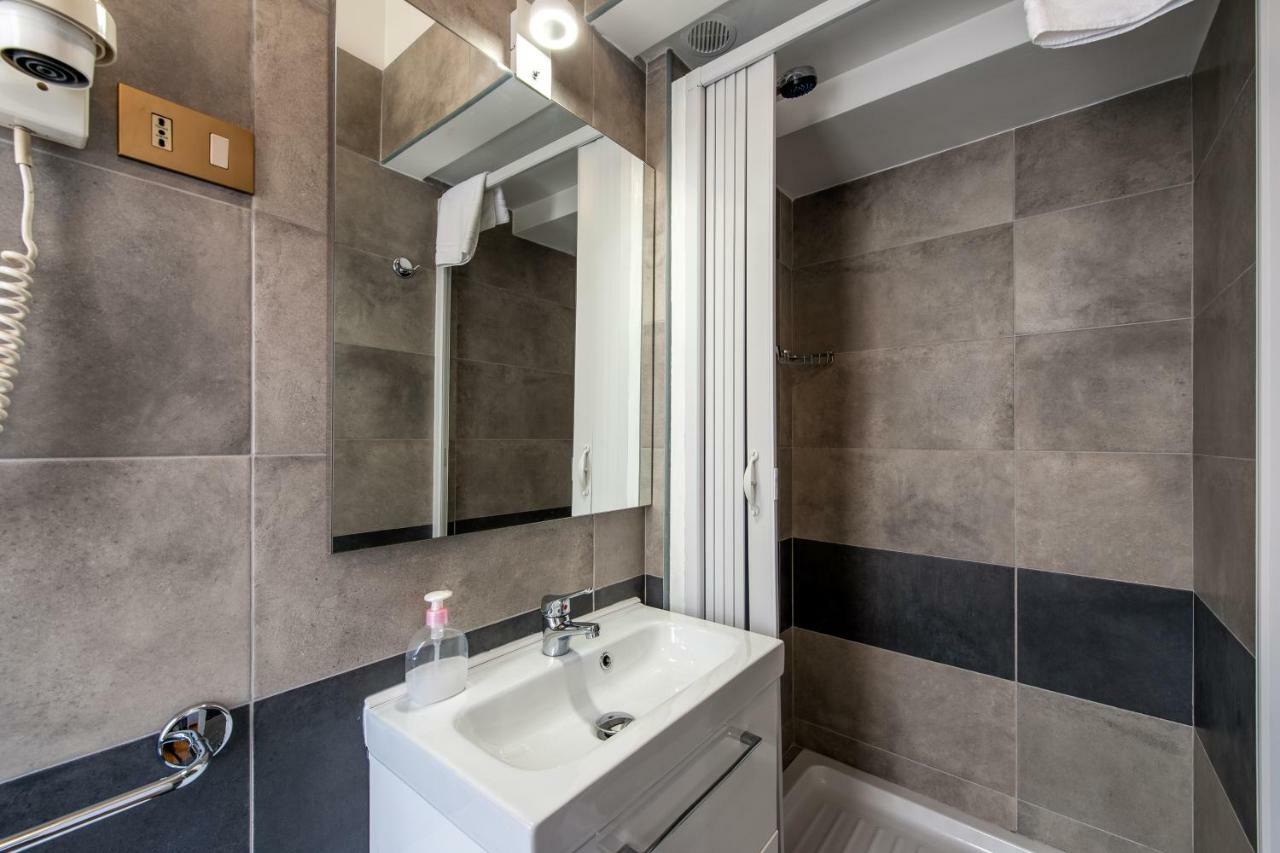 Alessandro A San Pietro Best Bed Rome Exterior photo